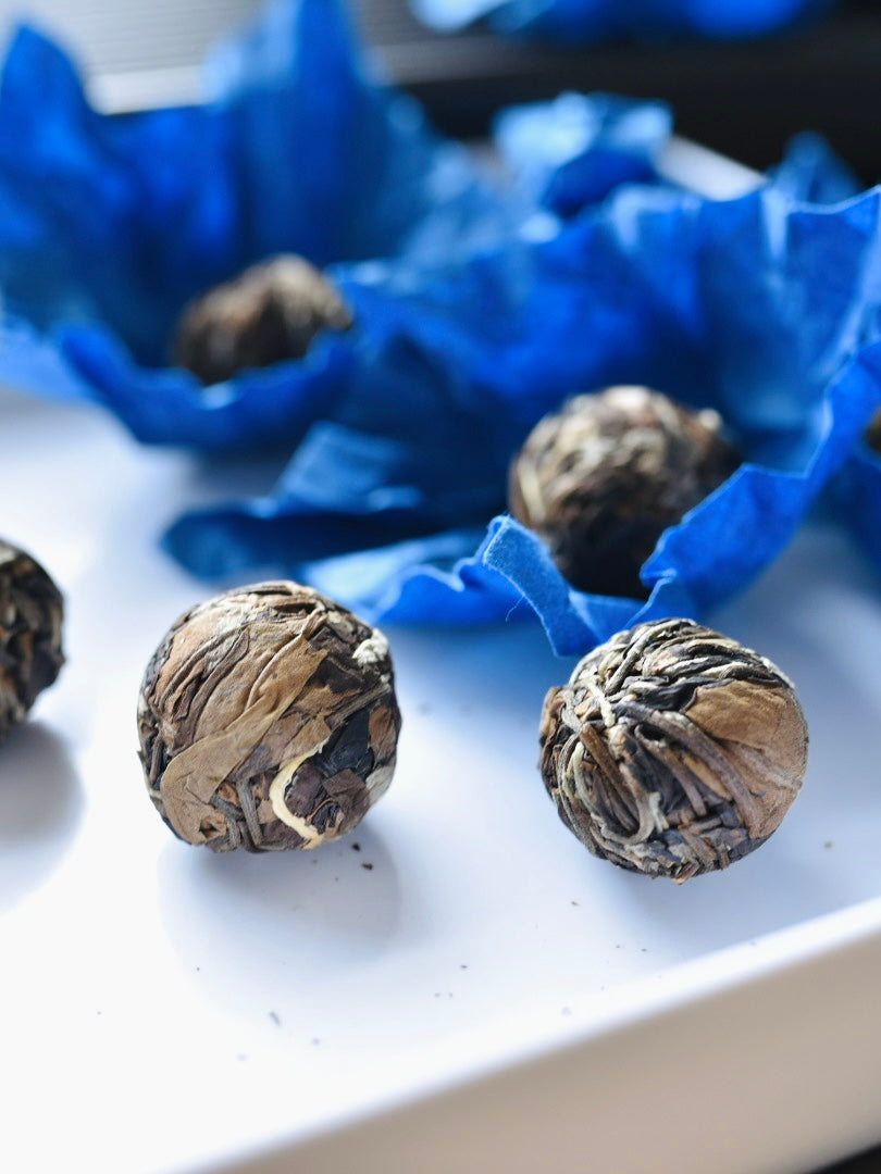 2018 Yiwu TongQingHe White Tea Dragon Pearls