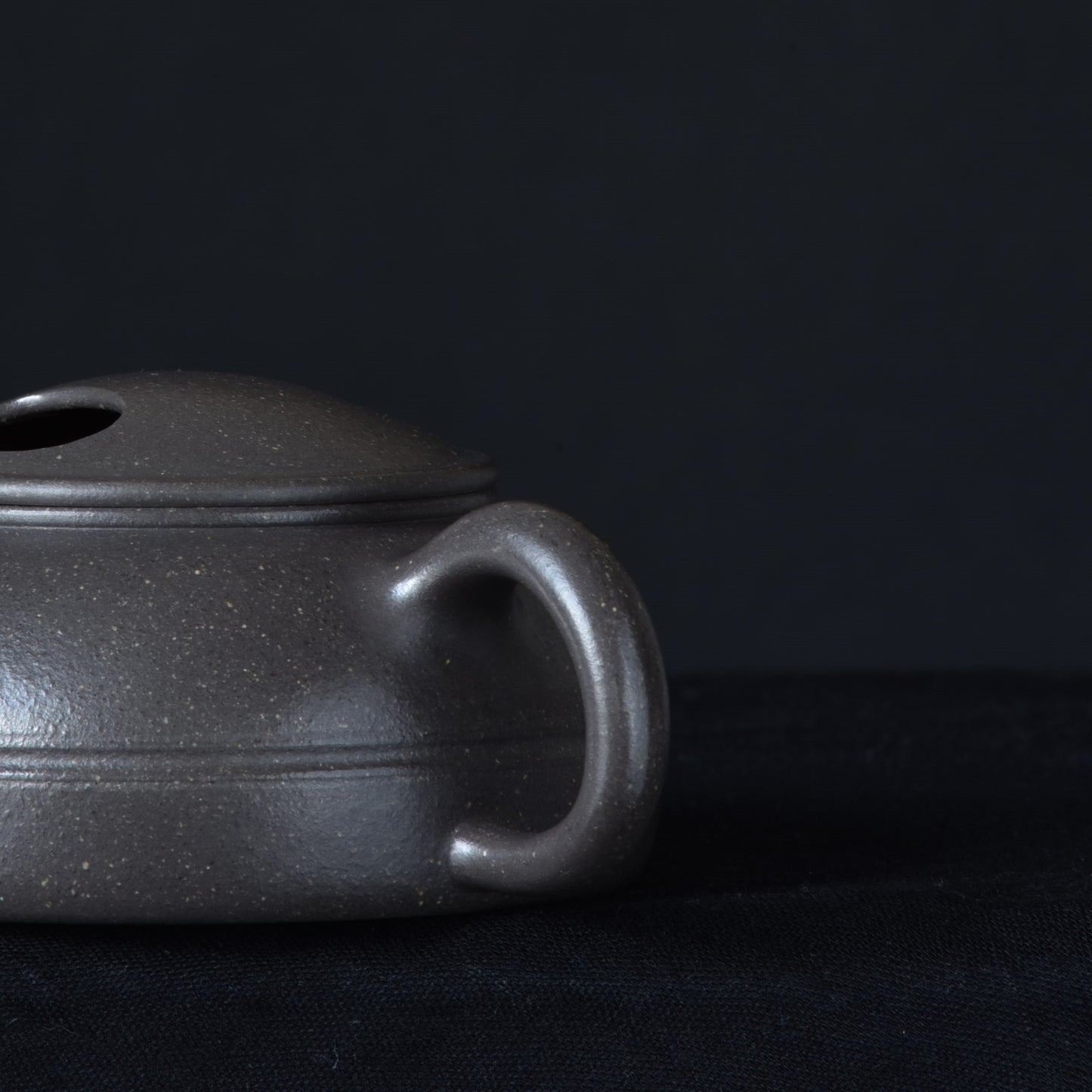 Niu Gai Xian Yuan (牛盖线圆) Qian Xi Zini Yixing Teapot