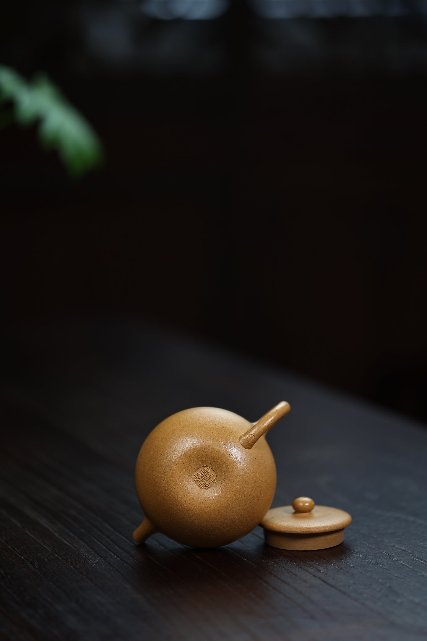 Ji Yu (集玉) Golden Duan Ni Yixing Teapot