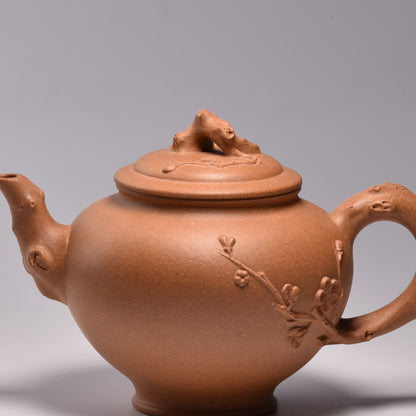 Heralding Spring "Bao Chun" (报春) Golden Duanni Yixing Teapot