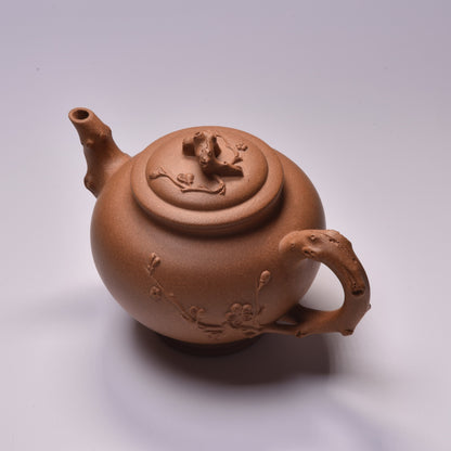 Heralding Spring "Bao Chun" (报春) Golden Duanni Yixing Teapot