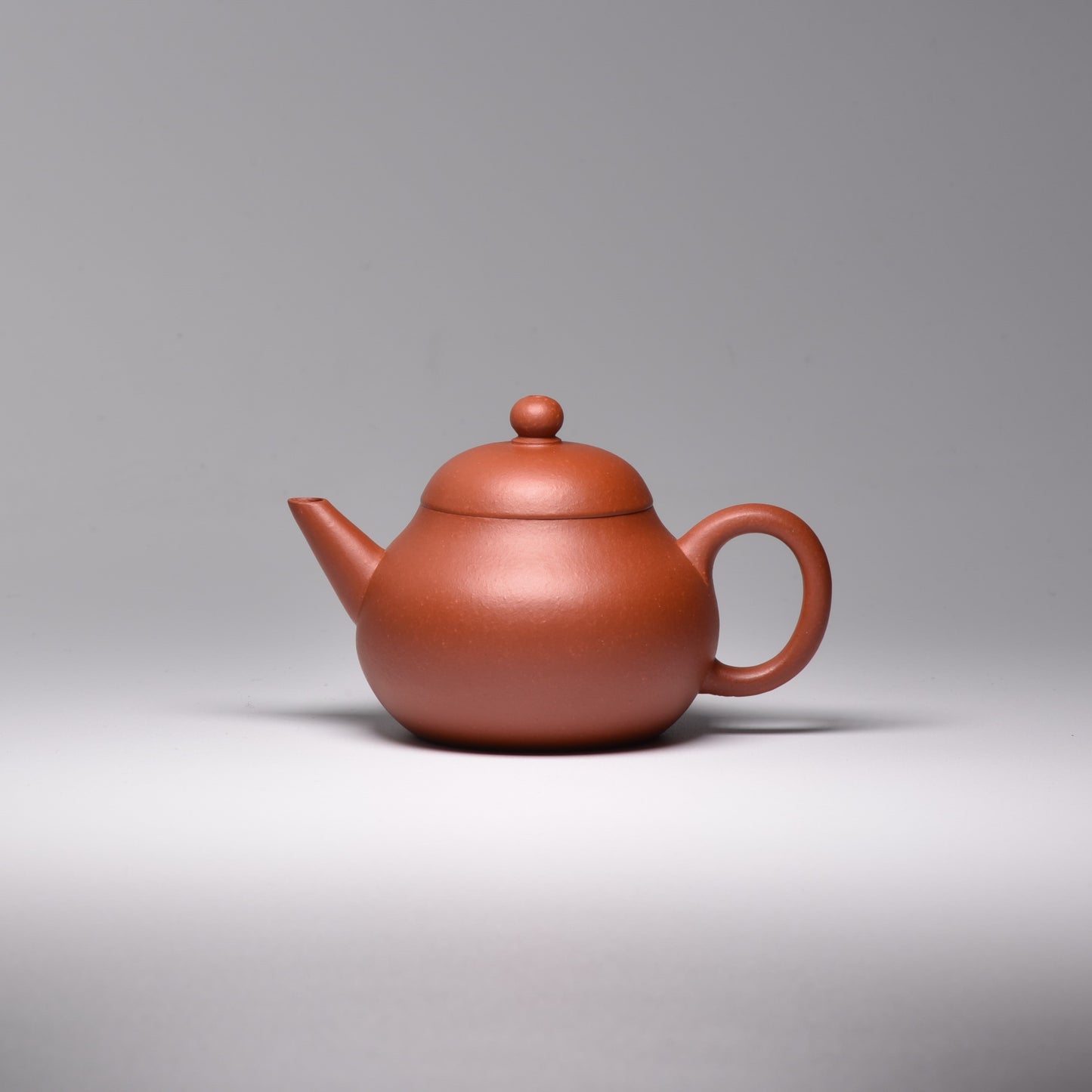 Small Pear Shui Ping (小梨形水平) Zhuni Yixing Teapot