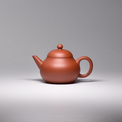 Small Pear Shui Ping (小梨形水平) Zhuni Yixing Teapot