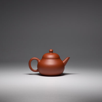 Small Pear Shui Ping (小梨形水平) Zhuni Yixing Teapot
