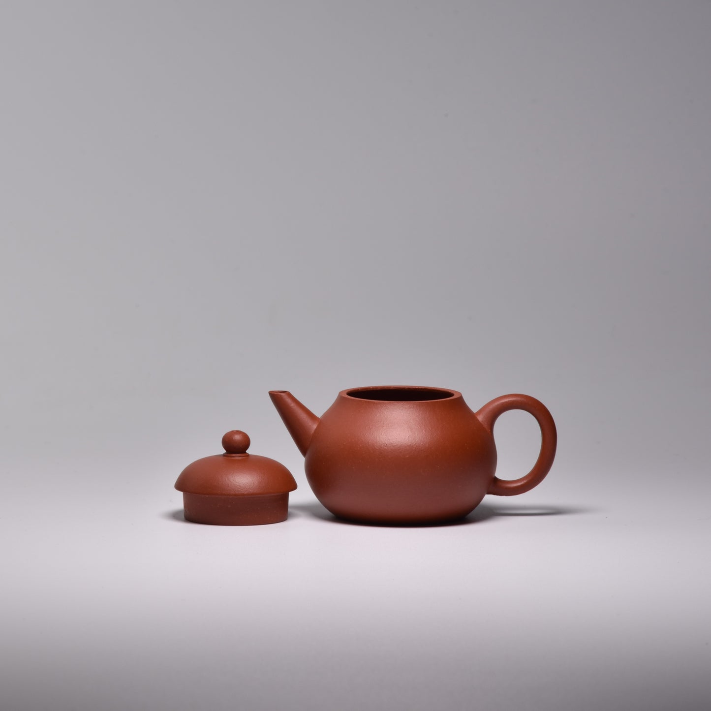 Small Pear Shui Ping (小梨形水平) Zhuni Yixing Teapot