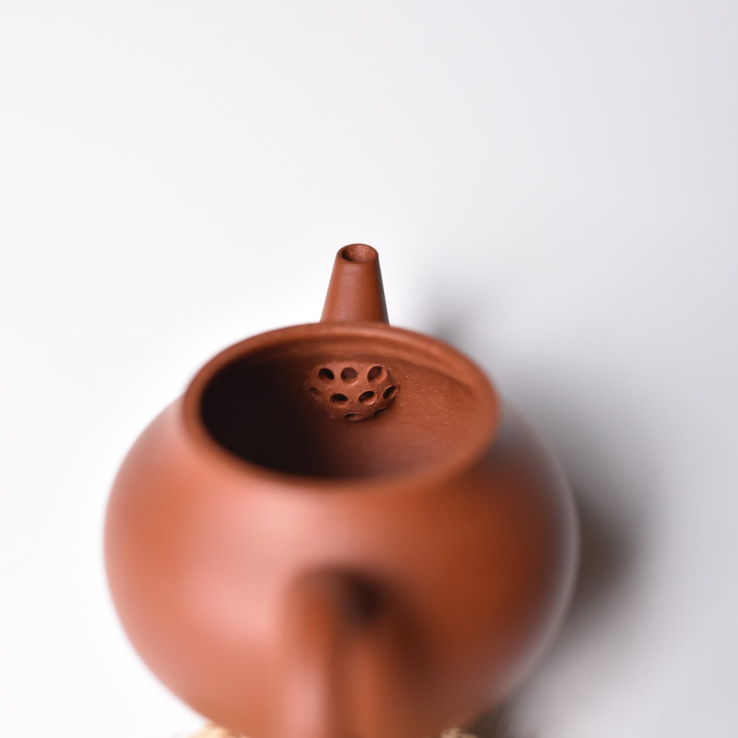 Small Pear Shui Ping (小梨形水平) Zhuni Yixing Teapot