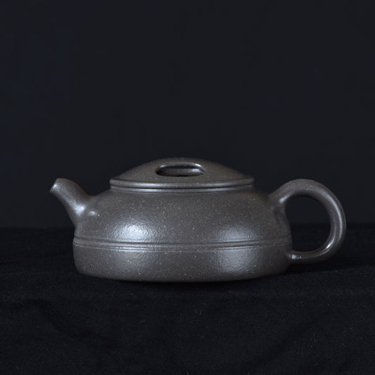 Niu Gai Xian Yuan (牛盖线圆) Qian Xi Zini Yixing Teapot