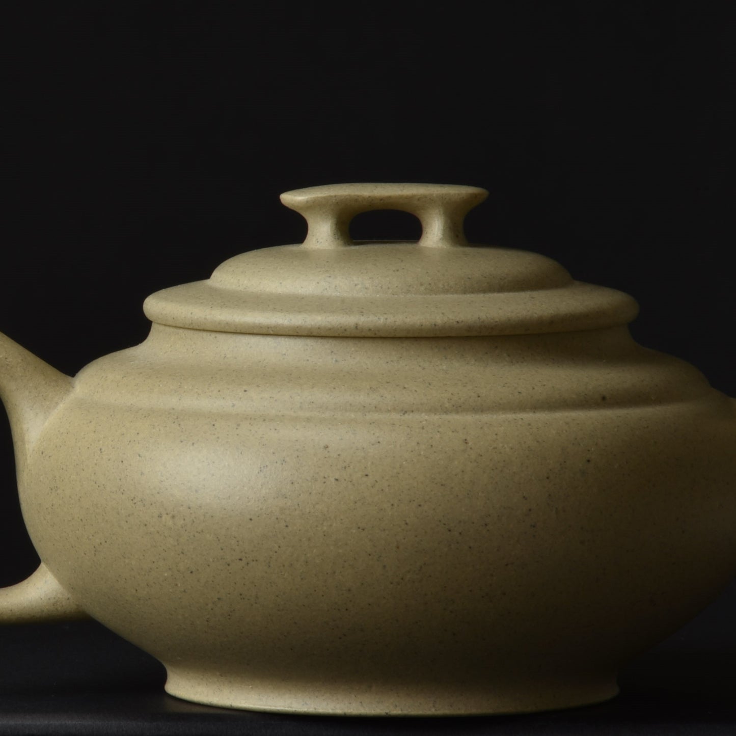 Shang Xin Qiao (上新桥) Benshan Lüni Yixing Teapot