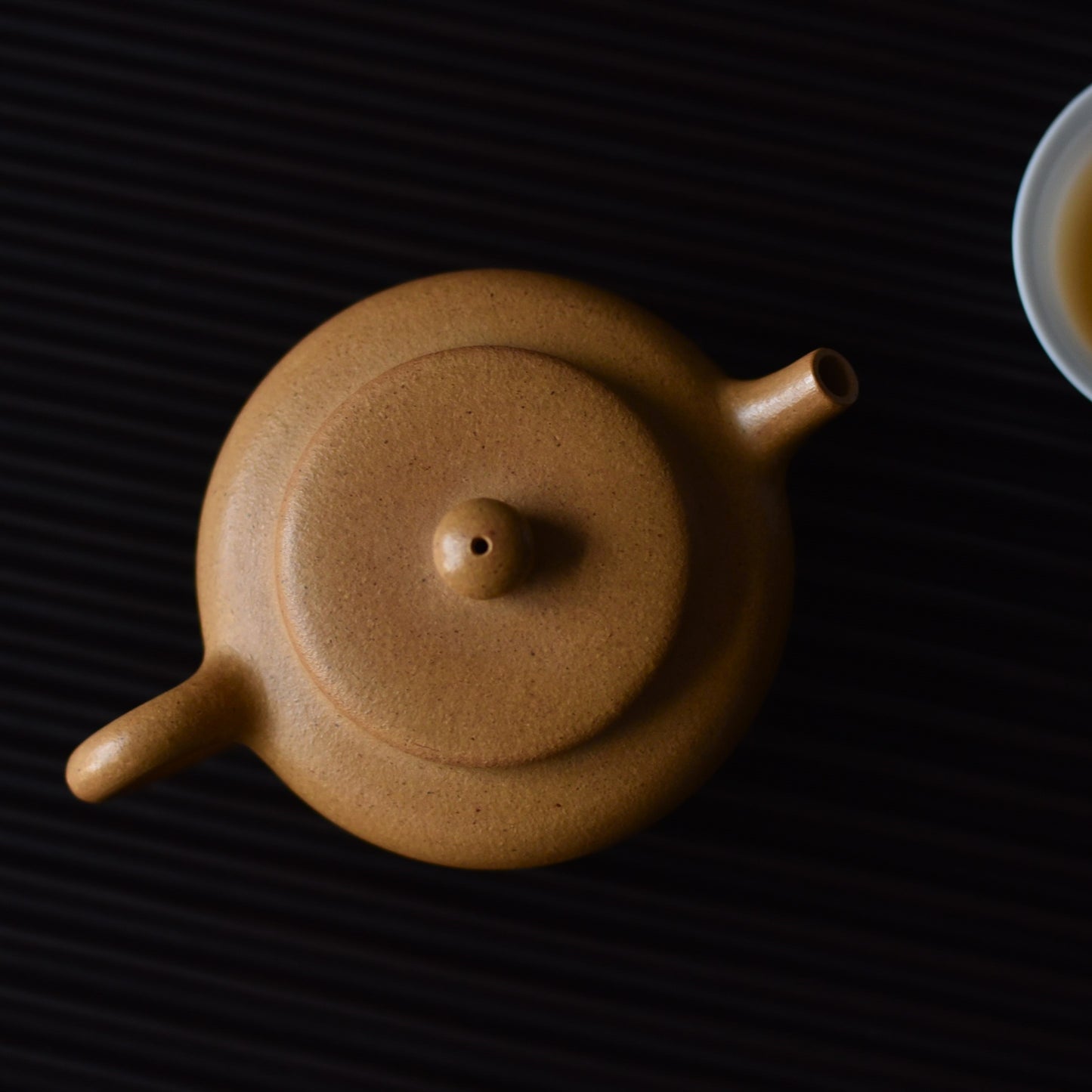 Ji Yu (集玉) Golden Duan Ni Yixing Teapot