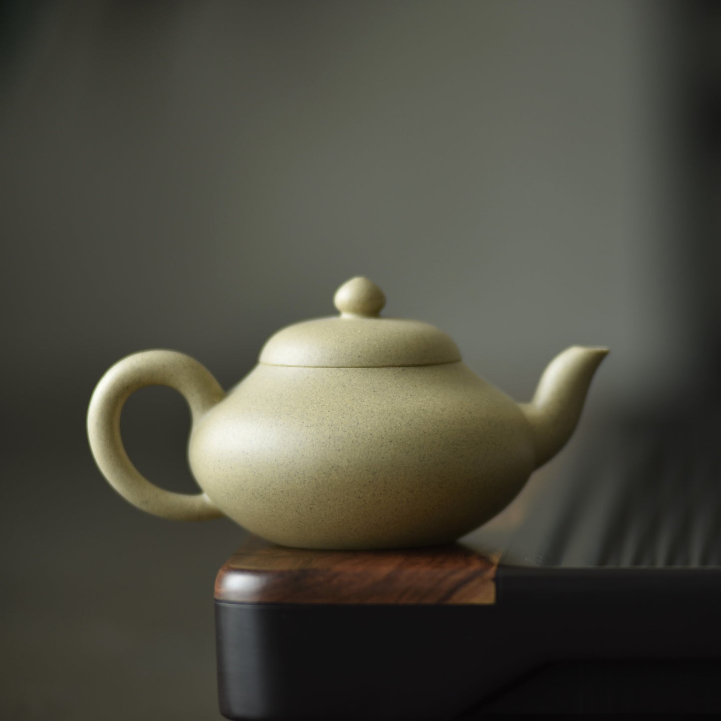 Autumn Floods (秋水) Ben Shan Lv Ni Yixing Teapot