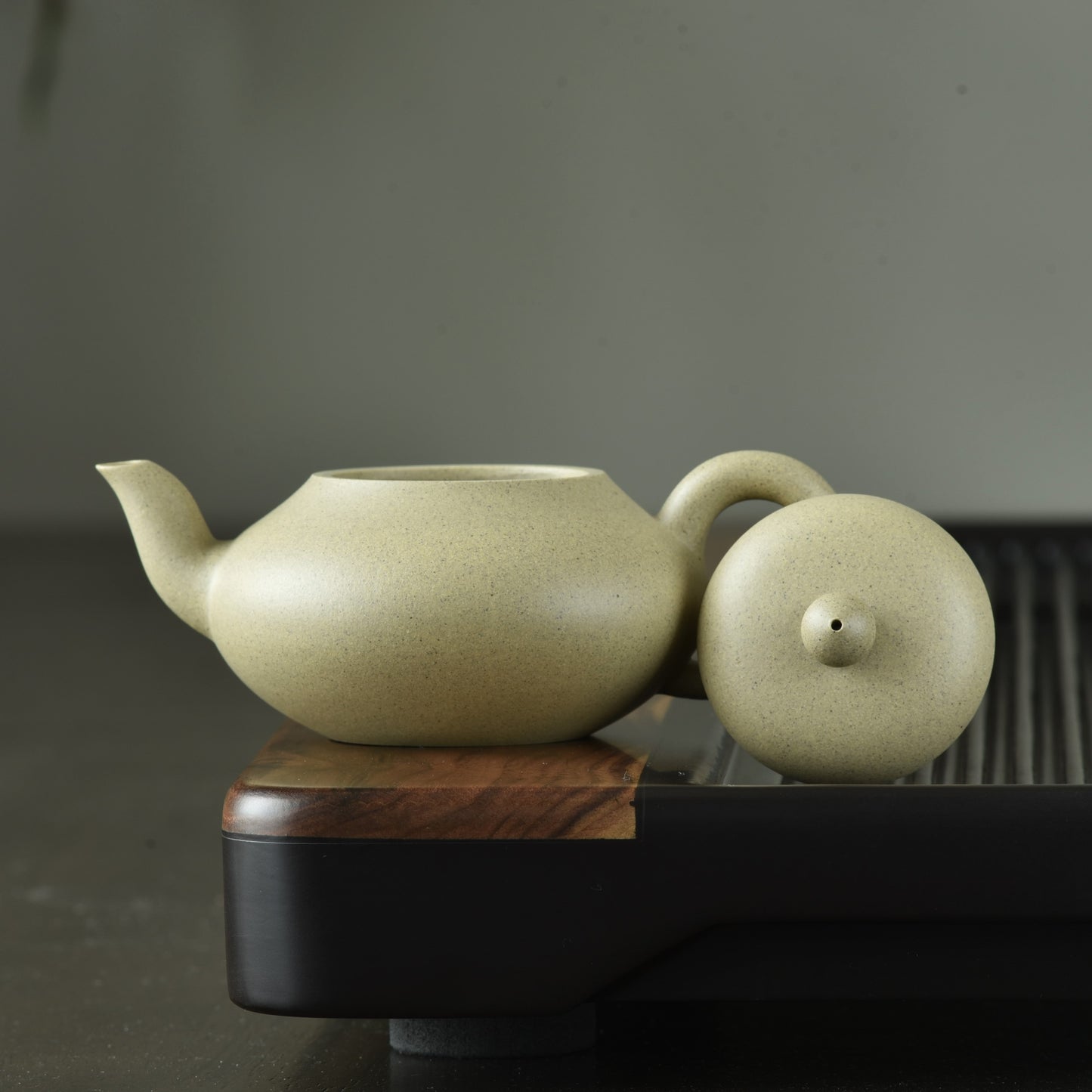 Autumn Floods (秋水) Ben Shan Lv Ni Yixing Teapot