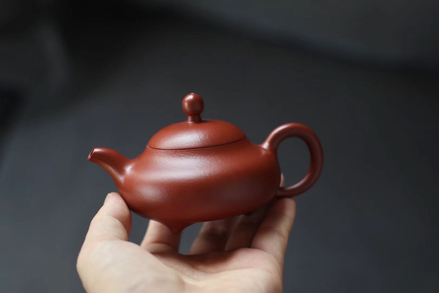 Three-Legged Yu Ru "Jade Breast" (三足玉乳) Zhuni Yixing Teapot