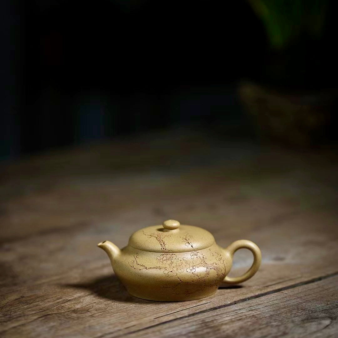 Plum Blossom Breeze (梅风•沁心) Golden Duan Ni Yixing Teapot FatBat Puerh