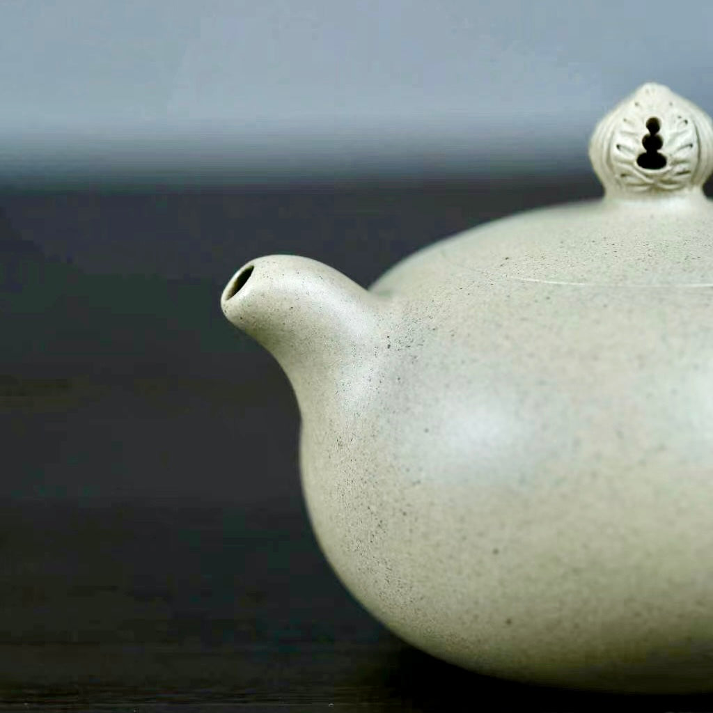 Bodhi Leaf (菩提) Ben Shan Lv Ni Yixing Teapot